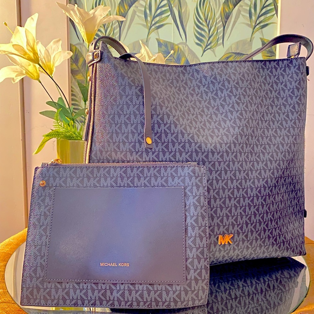 Authentic Michael Kors Signature Griffin Hobo bag in Admiral Blue
